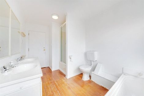 Photo of property in 2/50 Blanes Road, Weymouth, Auckland, 2103