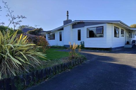 Photo of property in 6 Oldfield Place, Bulls, 4818