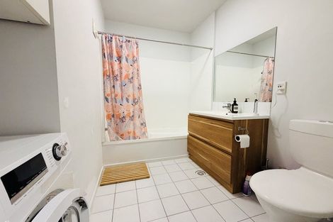 Photo of property in Metro Apartments, 7/220 Thorndon Quay, Pipitea, Wellington, 6011