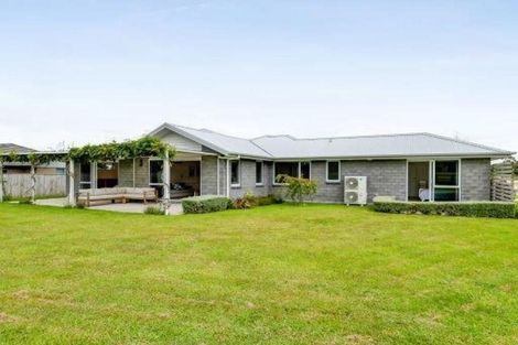 Photo of property in 2 Mercade Close, Stratford, 4332