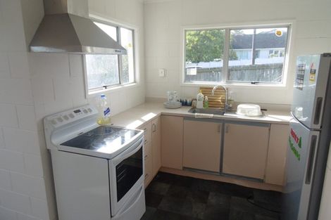 Photo of property in 2/1 Raeben Avenue, Hillcrest, Auckland, 0627