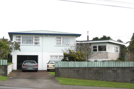 Photo of property in 111 Omata Road, Marfell, New Plymouth, 4310