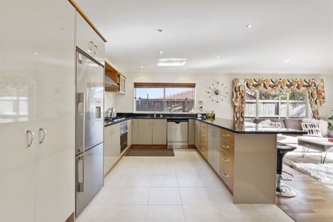 Photo of property in 13 Dunvegan Rise, East Tamaki Heights, Auckland, 2016