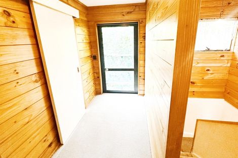 Photo of property in 33 Hindmarsh Street, Johnsonville, Wellington, 6037