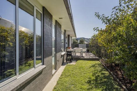 Photo of property in 8 Topping Place, Whitianga, 3510