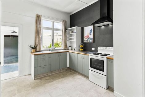 Photo of property in 4 Argyle Street, Mornington, Dunedin, 9011