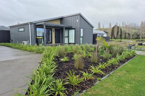 Photo of property in 33 Mataikokako Loop, Kawakawa Bay, 2585