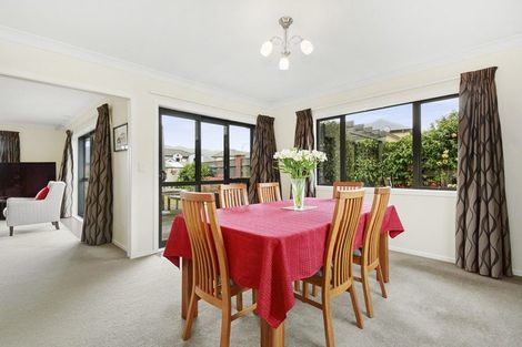 Photo of property in 189 Woodman Drive, Tawa, Wellington, 5028