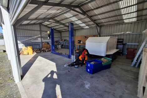 Photo of property in 63 Main Road, Clinton, 9534