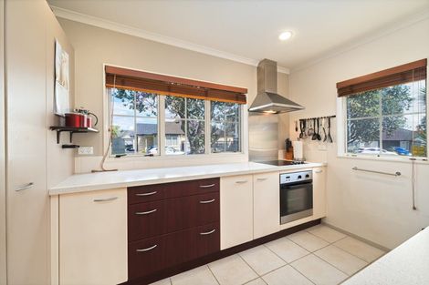 Photo of property in 8 Espalier Drive, Henderson, Auckland, 0612