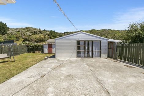 Photo of property in 27 Hamstead Street, Wainuiomata, Lower Hutt, 5014