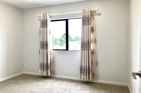 Photo of property in 32 Pilot Drive, Hobsonville, Auckland, 0616