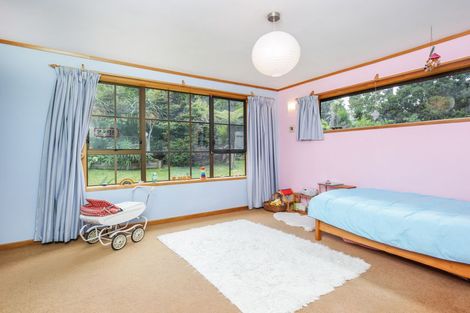 Photo of property in 2 Grovelands Way, Titirangi, Auckland, 0604