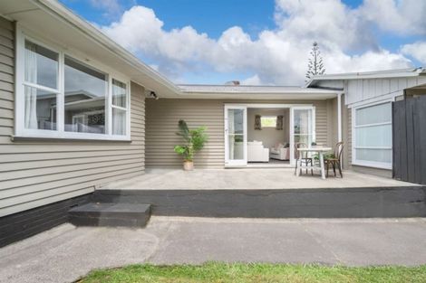 Photo of property in 1/14 Ozich Avenue, Te Atatu South, Auckland, 0610