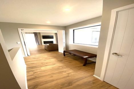 Photo of property in 8 Waitai Lane, Newlands, Wellington, 6037