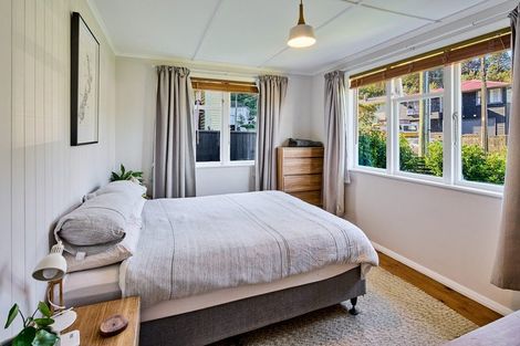 Photo of property in 15 Greer Crescent, Tawa, Wellington, 5028