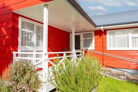 Photo of property in 12 Falkner Park, Taumarunui, 3920