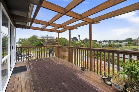Photo of property in 5- 7 Howe Street, Foxton, 4814