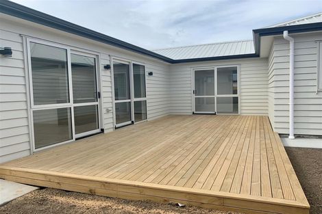 Photo of property in 18 Holcroft Street, Papakura, 2110