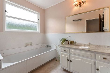 Photo of property in 71 Oriel Avenue, Tawa, Wellington, 5028