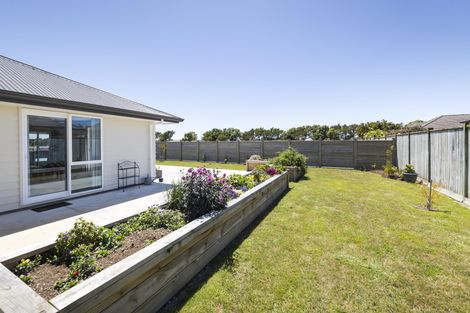 Photo of property in 2 Hydrangea Lane, Milson, Palmerston North, 4414