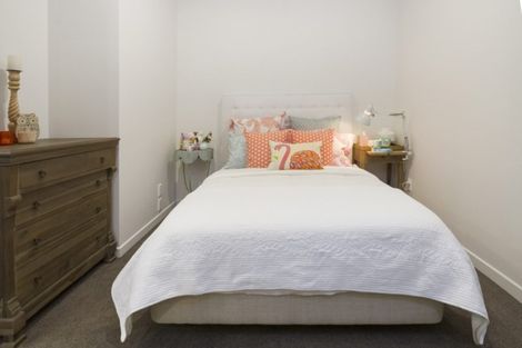 Photo of property in 81 Norwood Road, Bayswater, Auckland, 0622