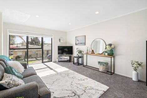 Photo of property in 18 Kevale Place, Manurewa, Auckland, 2102