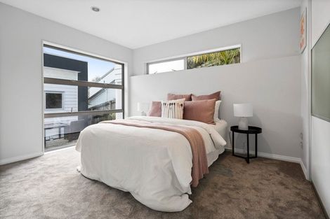 Photo of property in 10 Bayside Drive, Browns Bay, Auckland, 0630