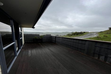 Photo of property in 19 Kilkelly Close, Tawa, Wellington, 5028