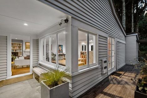 Photo of property in 8 Sylvan Valley Avenue, Titirangi, Auckland, 0604