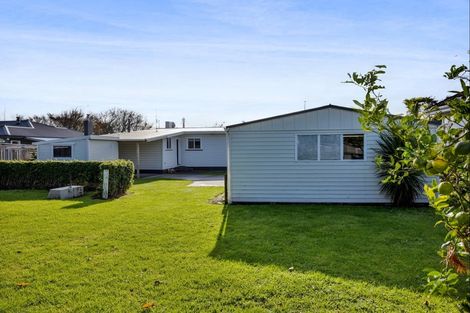 Photo of property in 1352 Devon Road, Brixton, Waitara, 4382