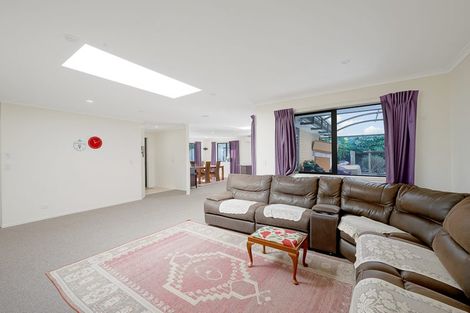 Photo of property in 42 San Marino Drive West, Henderson, Auckland, 0612