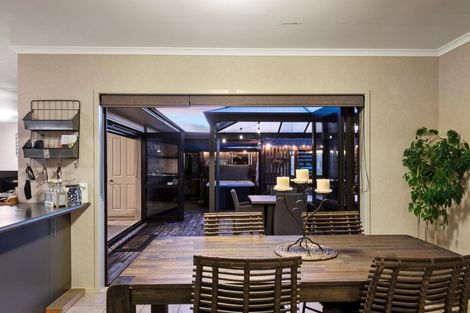 Photo of property in 5 Madeira Close, Papamoa Beach, Papamoa, 3118