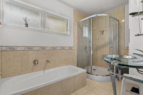 Photo of property in 137 Hutchinsons Road, Bucklands Beach, Auckland, 2014