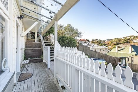 Photo of property in 2 Kopiko Way, Brooklyn, Wellington, 6021