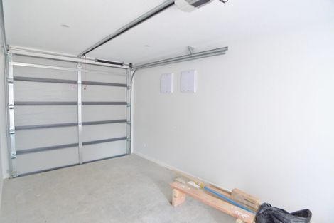 Photo of property in 28 Rakich Place, Henderson, Auckland, 0612