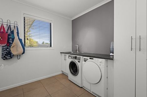 Photo of property in 69 Polson Hill Drive, Aokautere, Palmerston North, 4471