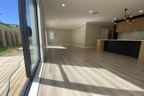 Photo of property in 30 Godfrey Drive, Orewa, 0931