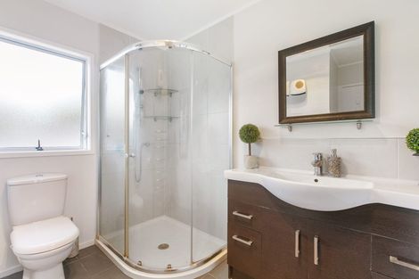 Photo of property in 4 Katrina Place, Massey, Auckland, 0614