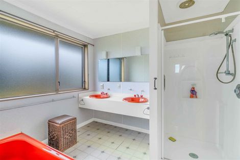 Photo of property in 11 Raglan Street, Wyndham, 9831