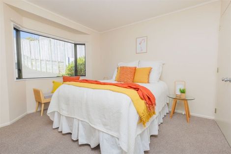 Photo of property in 15u6 Glanmire Road, Newlands, Wellington, 6037