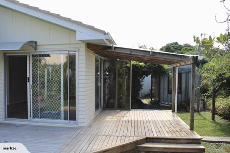 Photo of property in 2/561 Beach Road, Murrays Bay, Auckland, 0630