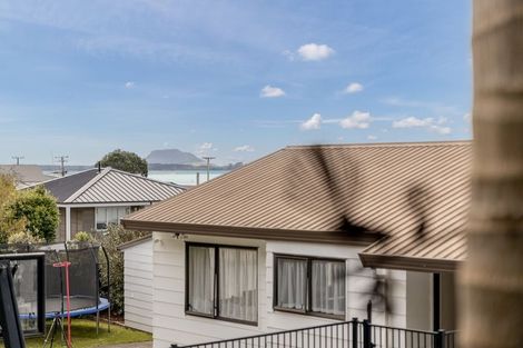 Photo of property in 7a Omokoroa Road, Omokoroa, 3114