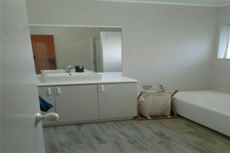Photo of property in 28/24 Eastglen Road, Glen Eden, Auckland, 0602
