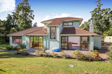 Photo of property in 2 Grovelands Way, Titirangi, Auckland, 0604