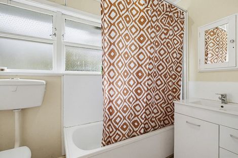 Photo of property in 42b Black Rock Road, Newlands, Wellington, 6037