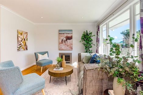 Photo of property in 1 Hadfield Place, Paraparaumu Beach, Paraparaumu, 5032