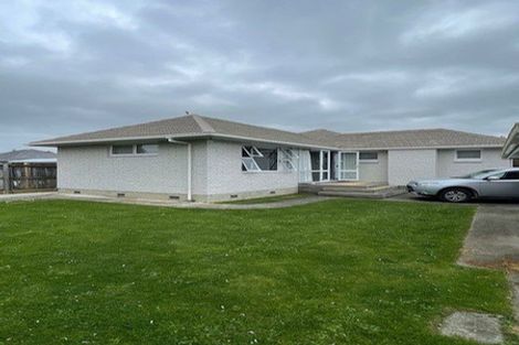 Photo of property in 32 Tintern Avenue, Avonhead, Christchurch, 8042