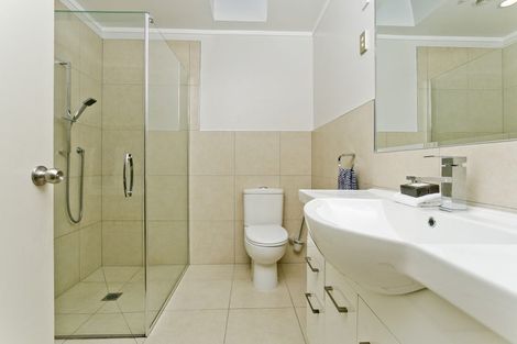 Photo of property in Iona Close Flats, 4 Woodside Avenue, Northcote, Auckland, 0627