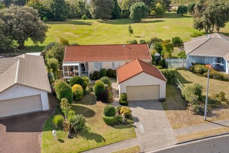 Photo of property in 33 Russley Drive, Mount Maunganui, 3116